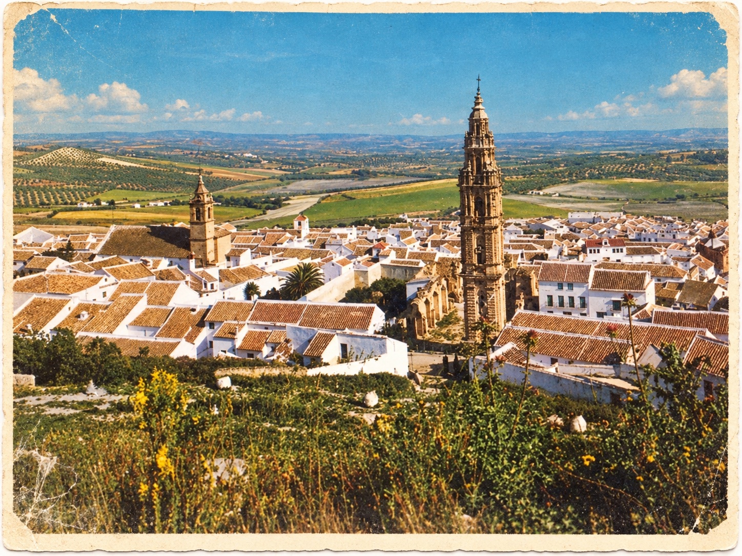 Vista histórica de Estepa (Sevilla) con la Torre de la Victoria, cuna de los mantecados y polvorones